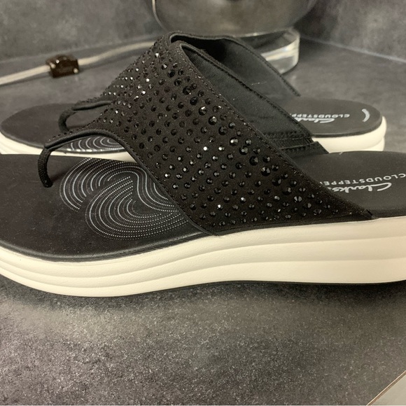 Clarks cloud  steppers.  Brand new never worn. - Picture 2 of 11